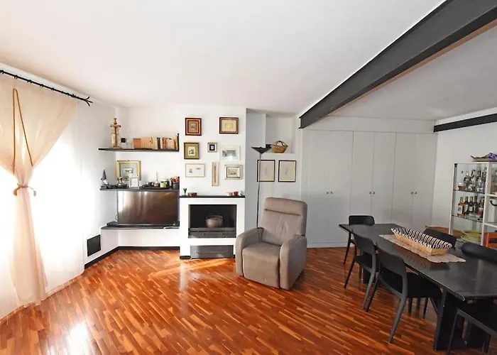 Joyful In A Building From The 1700s ベルガモ